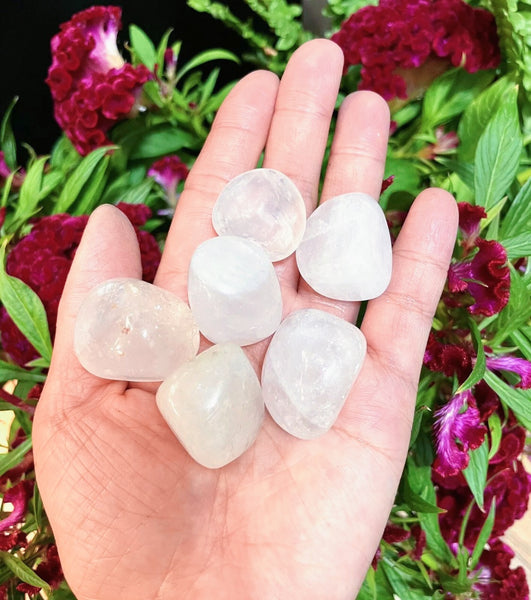 clear quartz tumbled